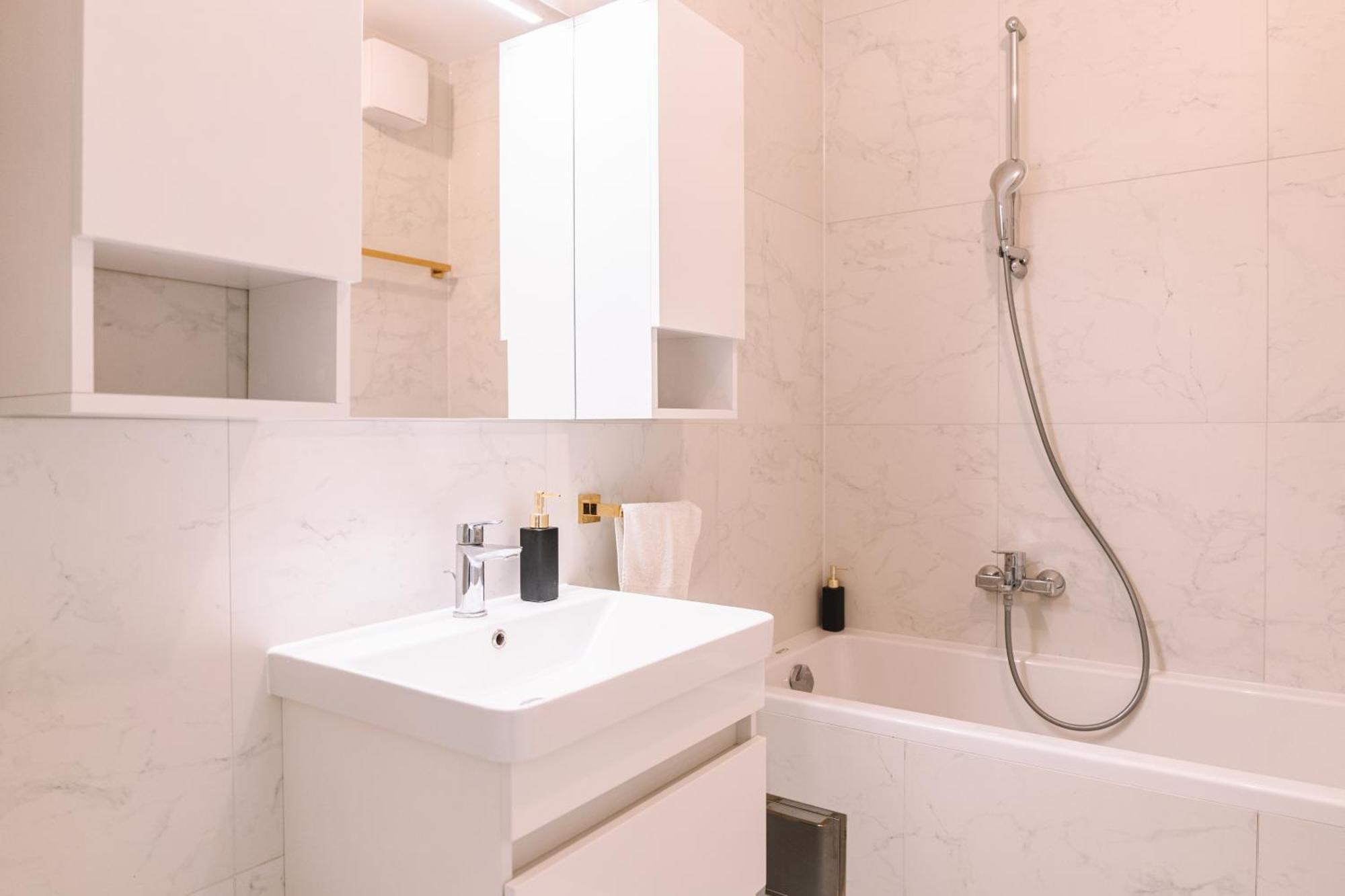 Flexible Selfcheckins 66 - Zagreb - Loggia - 80M2 - New - Luxury - Garage - 2 Bedrooms Extérieur photo